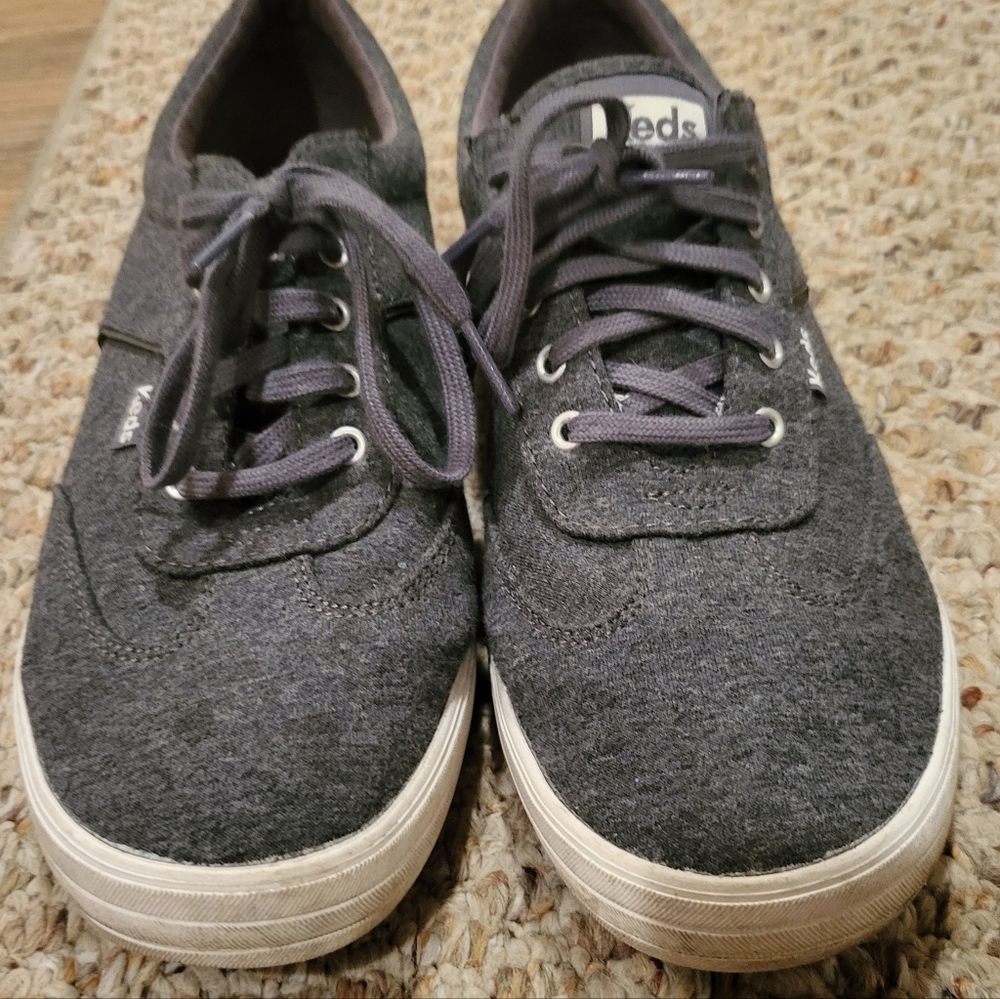 Keds Gray and White Tennis Shoes SZ 9